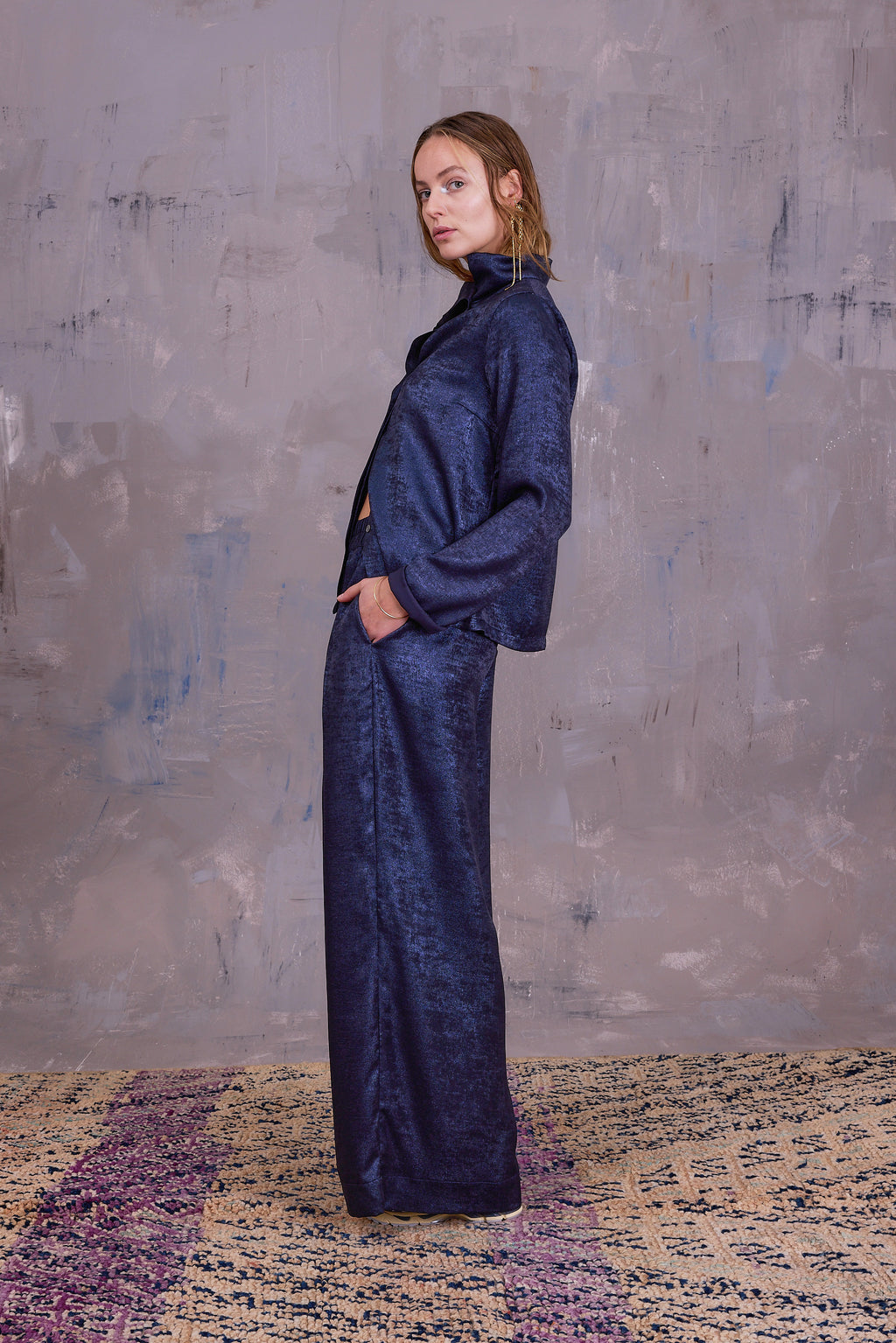 Cecile asymmetrische blouse in shiny sapphire