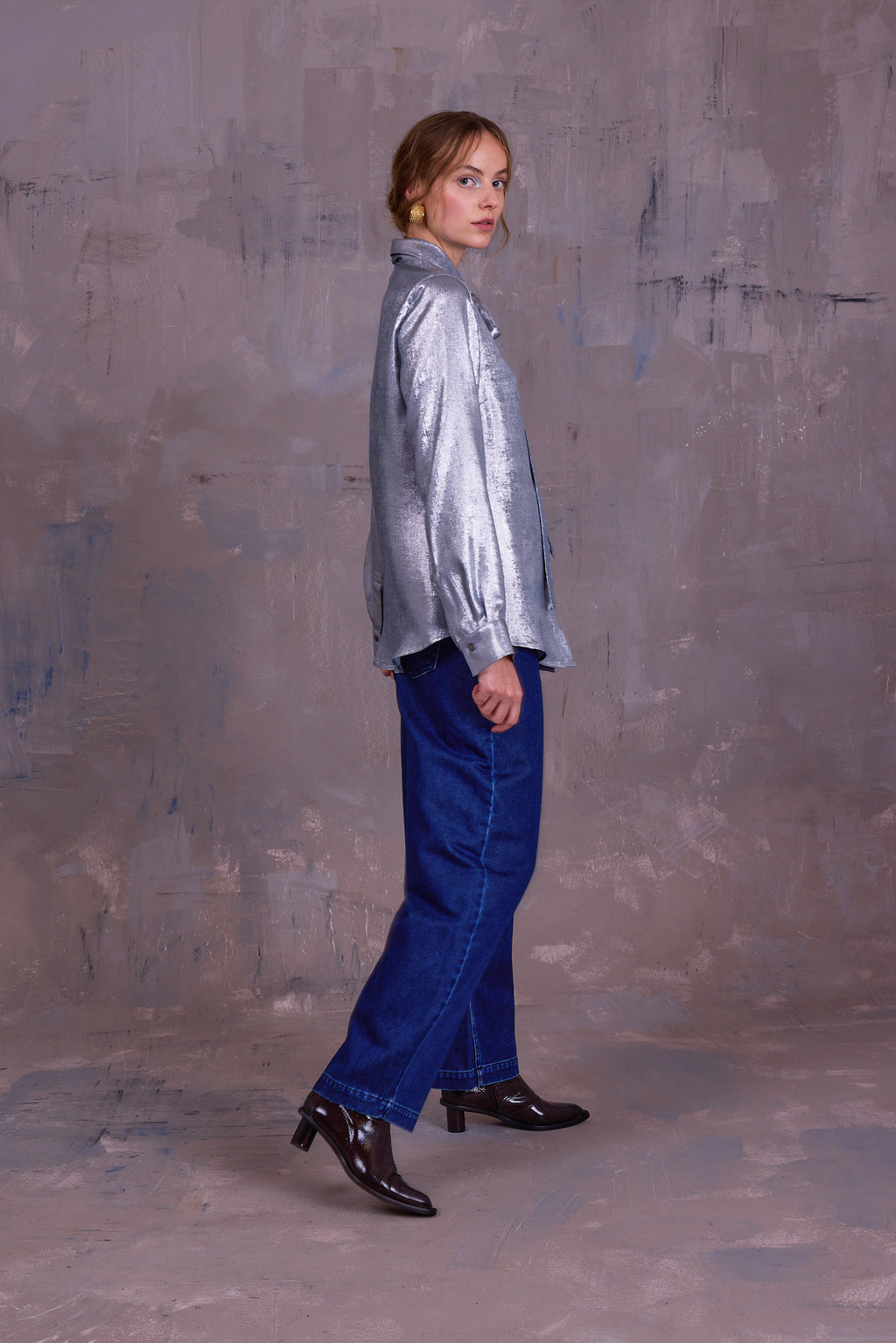 Godelieve shirt in shiny silver