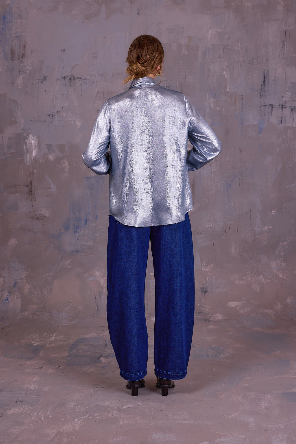 Godelieve shirt in shiny silver