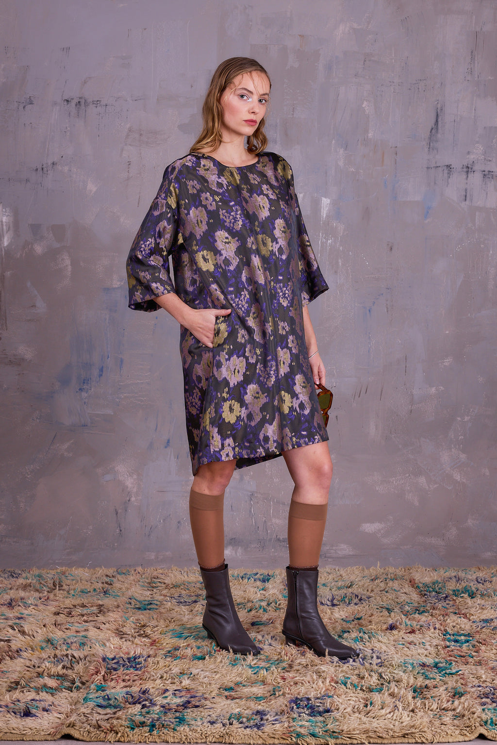 Eliana jurk in violet blossom jacquard