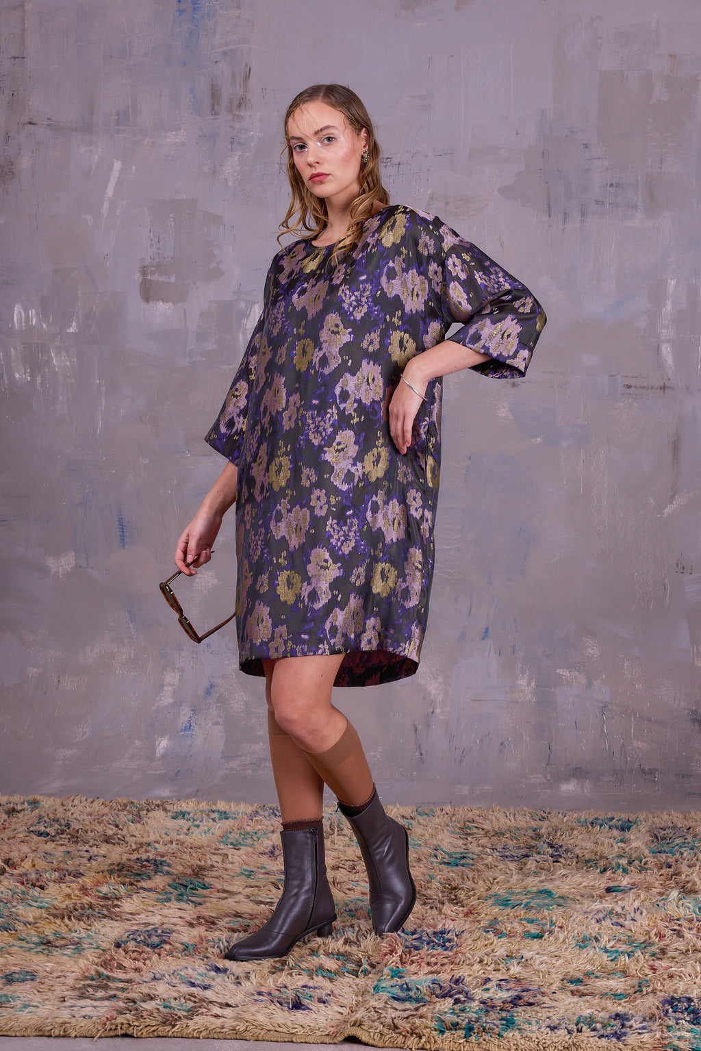 Eliana jurk in violet blossom jacquard