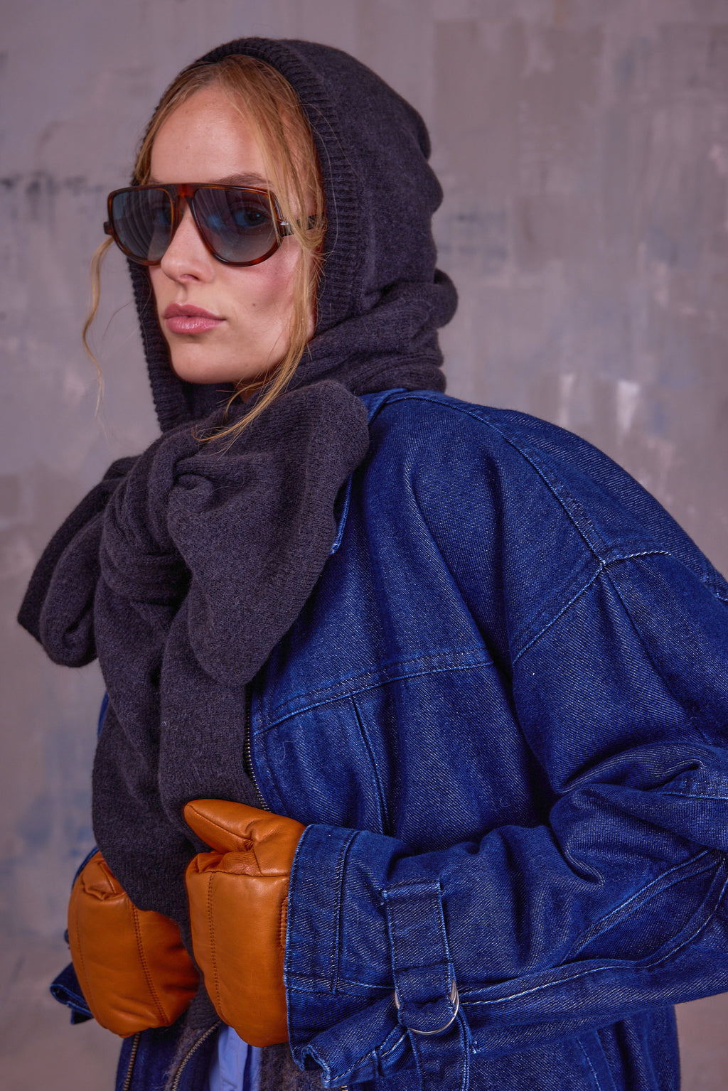 Gerlynn black scarf with hood