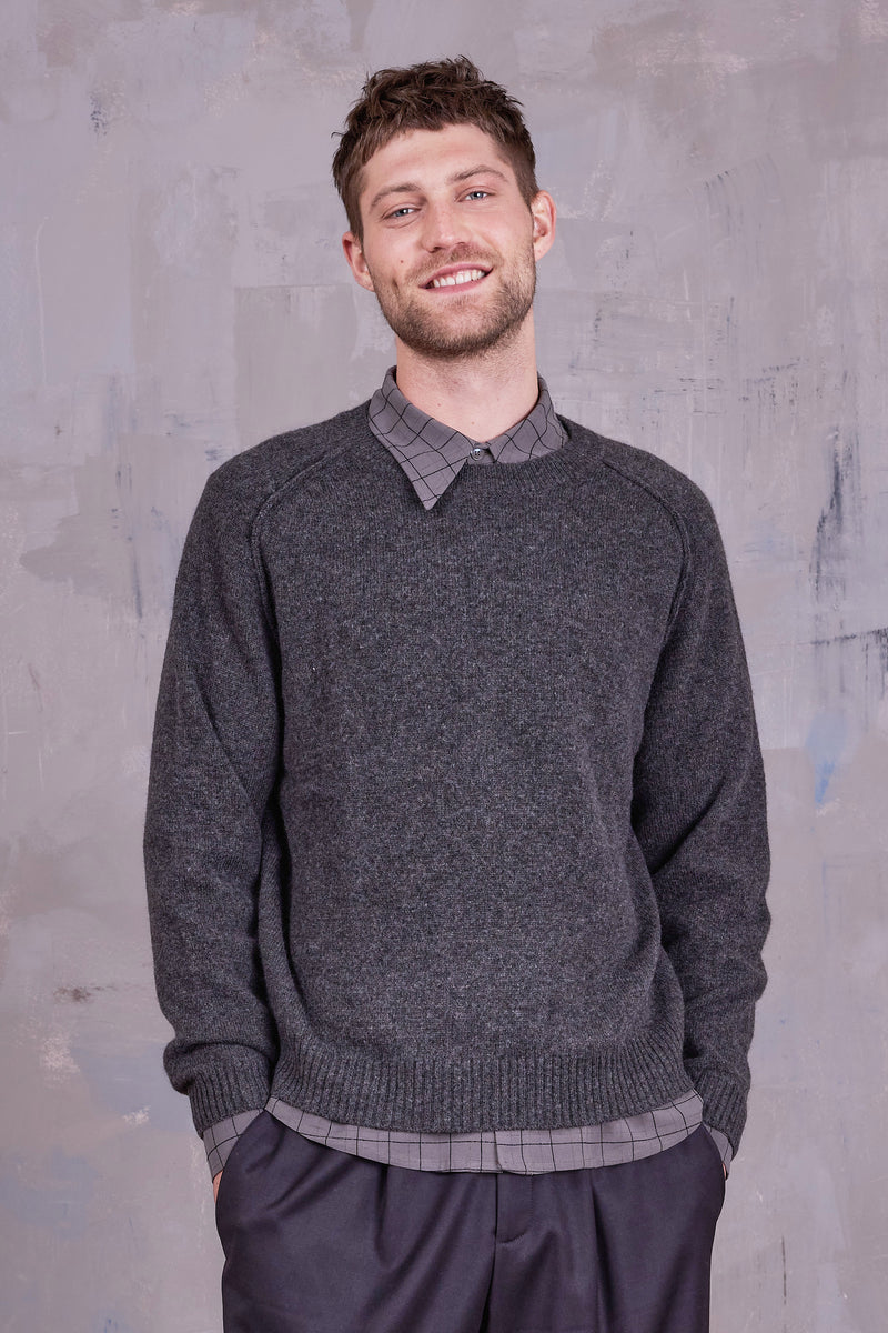 Ginger knitted sweater in graphite