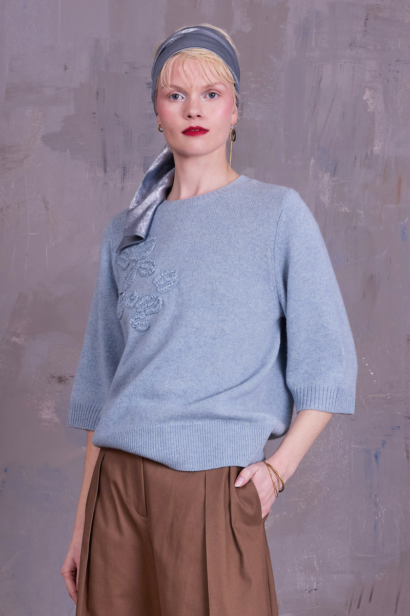 Giske knitted sweater in pearl blue