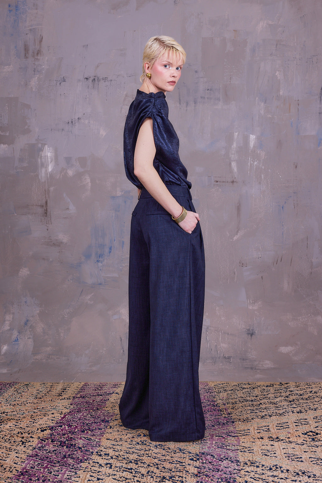 Guy trousers in deep blue