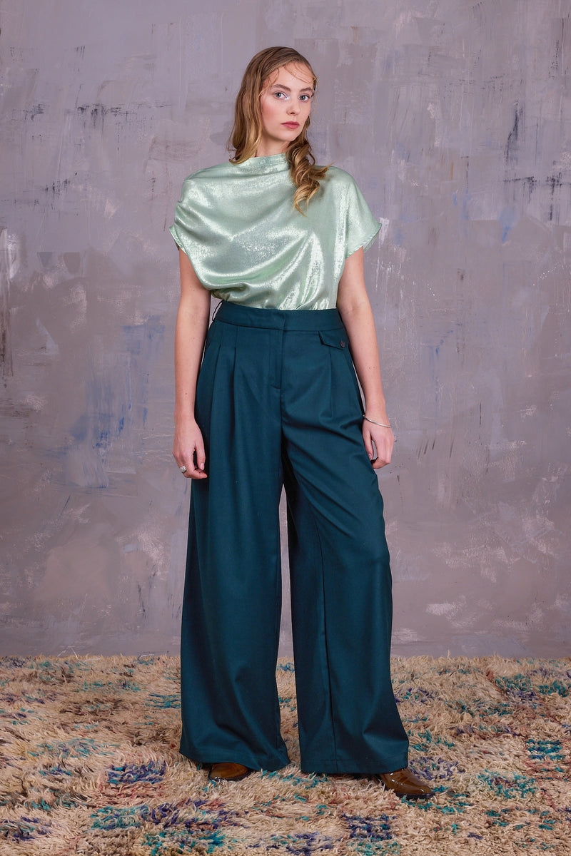 Guy trousers in pine