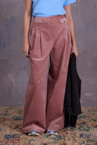 Guy trousers in blossom velvet
