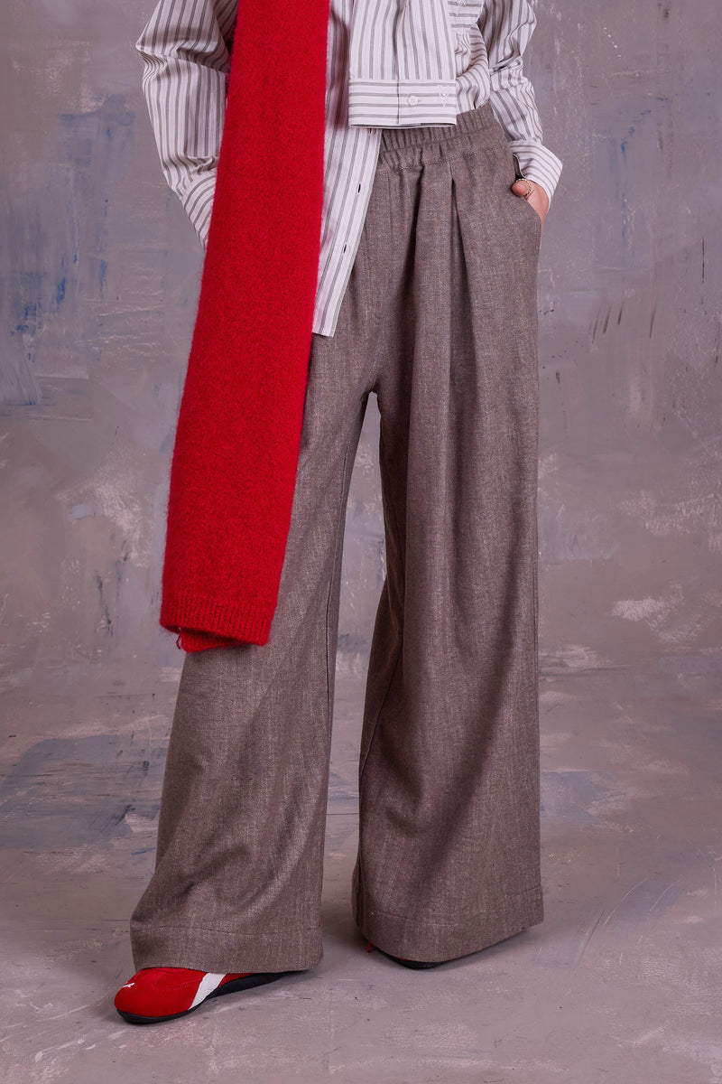Freddy trousers in greige gabardine