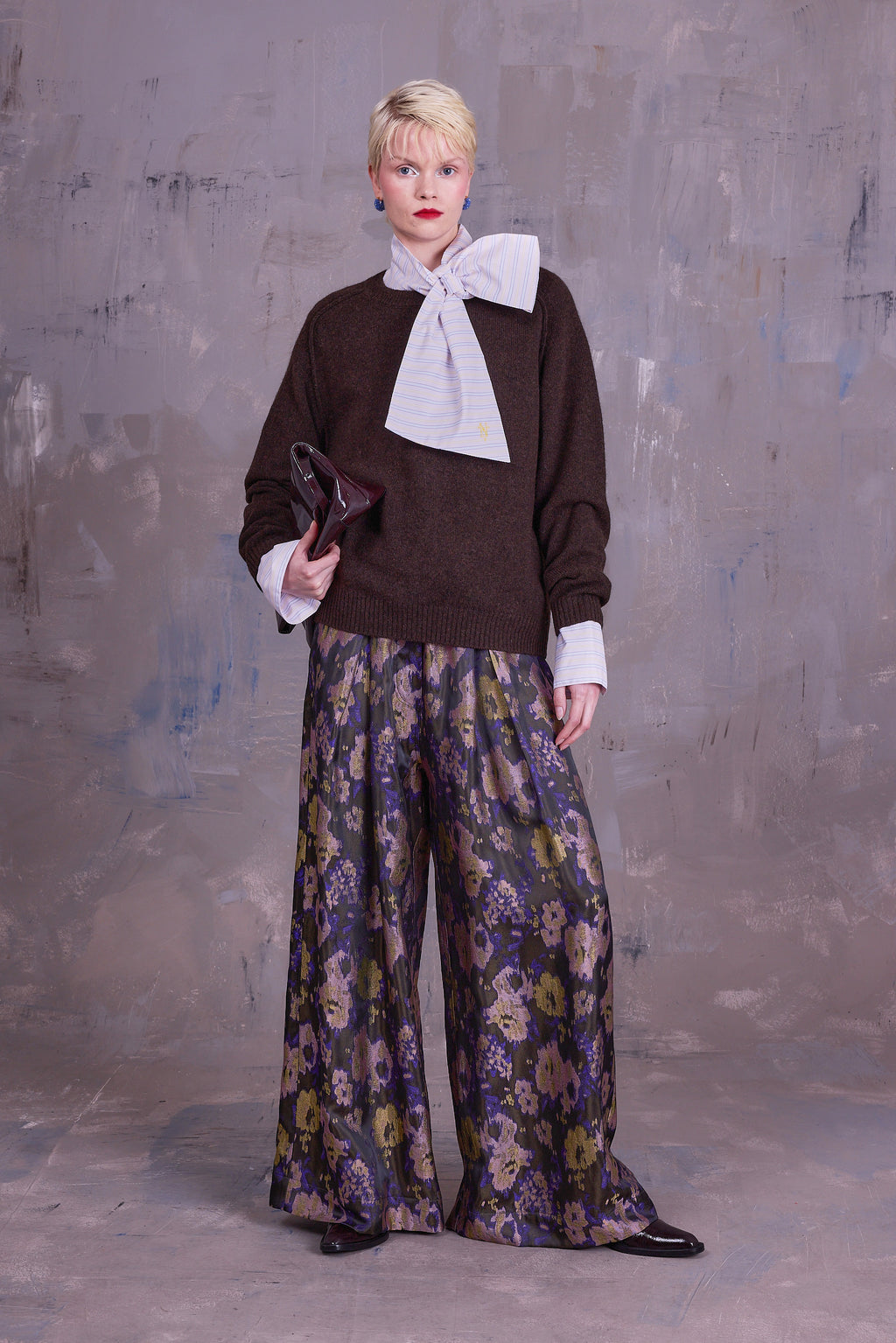 Freddy trousers in violet blossom jacquard