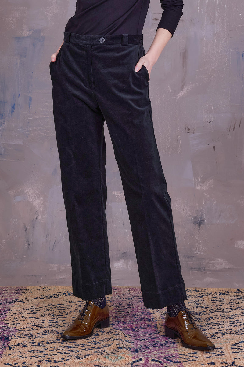 Gons trousers in black forest velvet