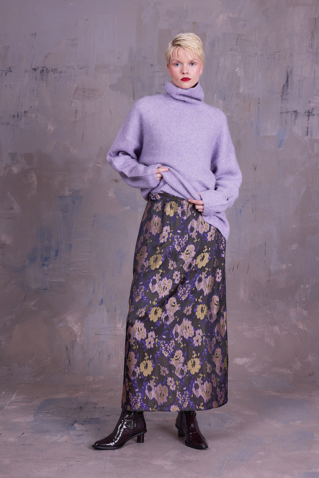 Emmanuel skirt in violet blossom jacquard