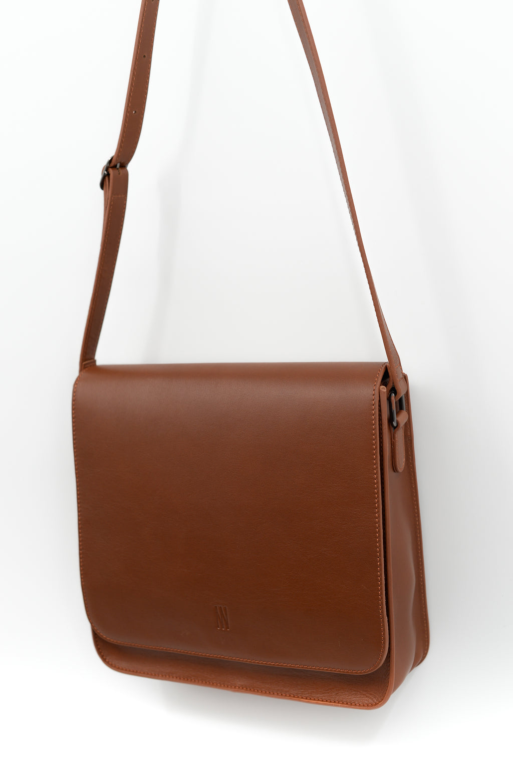 Medium crossbody handbag in cognac nappa leather