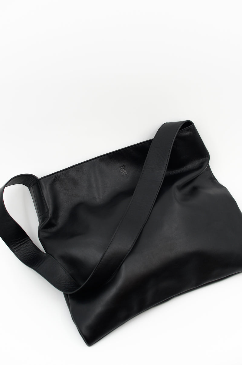 Grand sac bandoulière en cuir nappa noir
