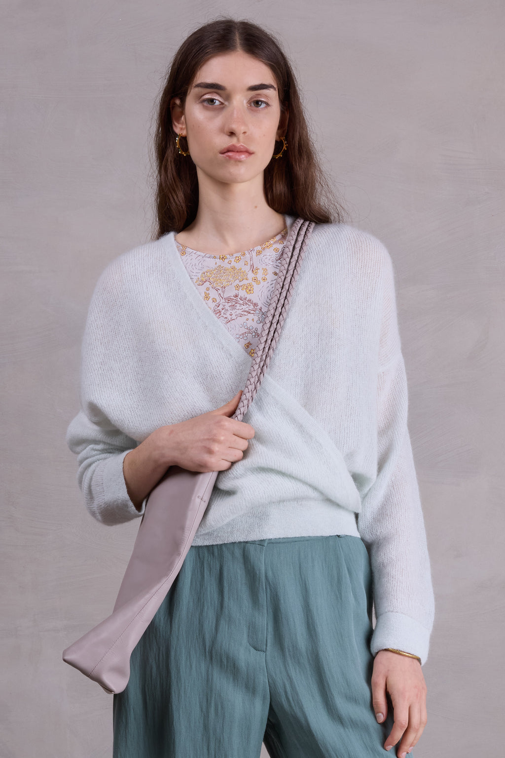 Clutch in taupe