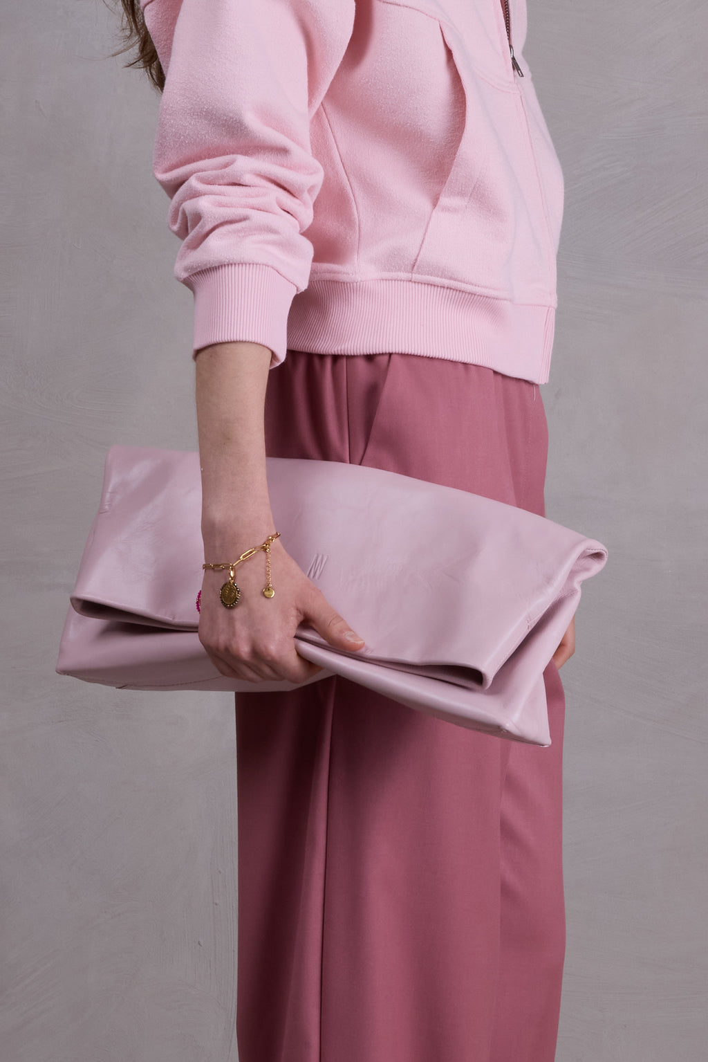 Pochette en rose brumeux