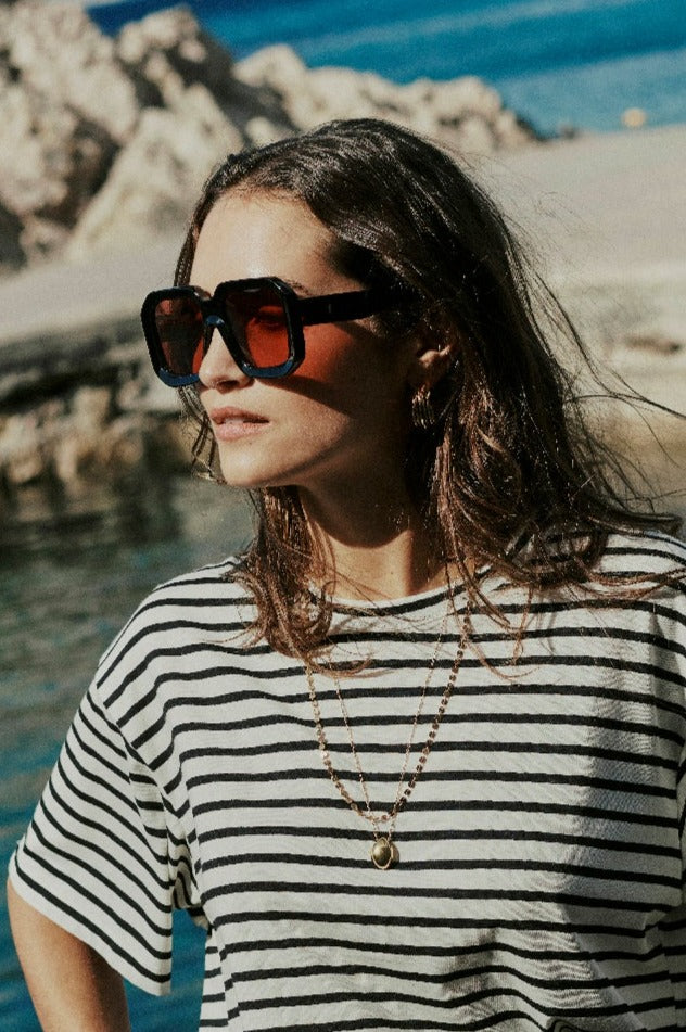 Onassis lunettes de soleil en tortue foncée / cerise