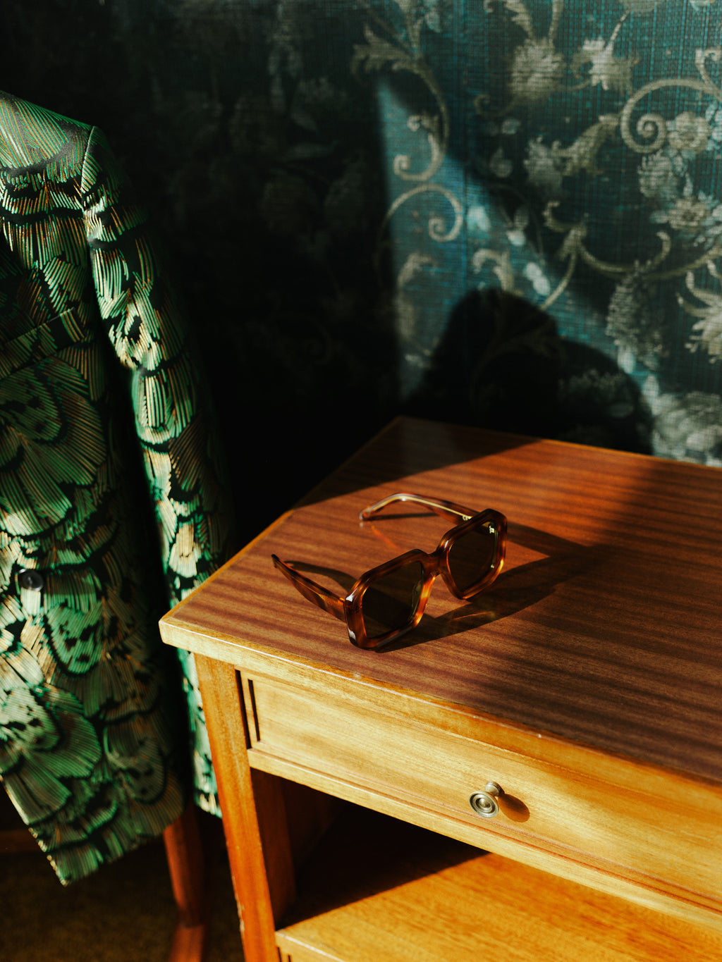 Jackie sunglasses in light tortoise /olive