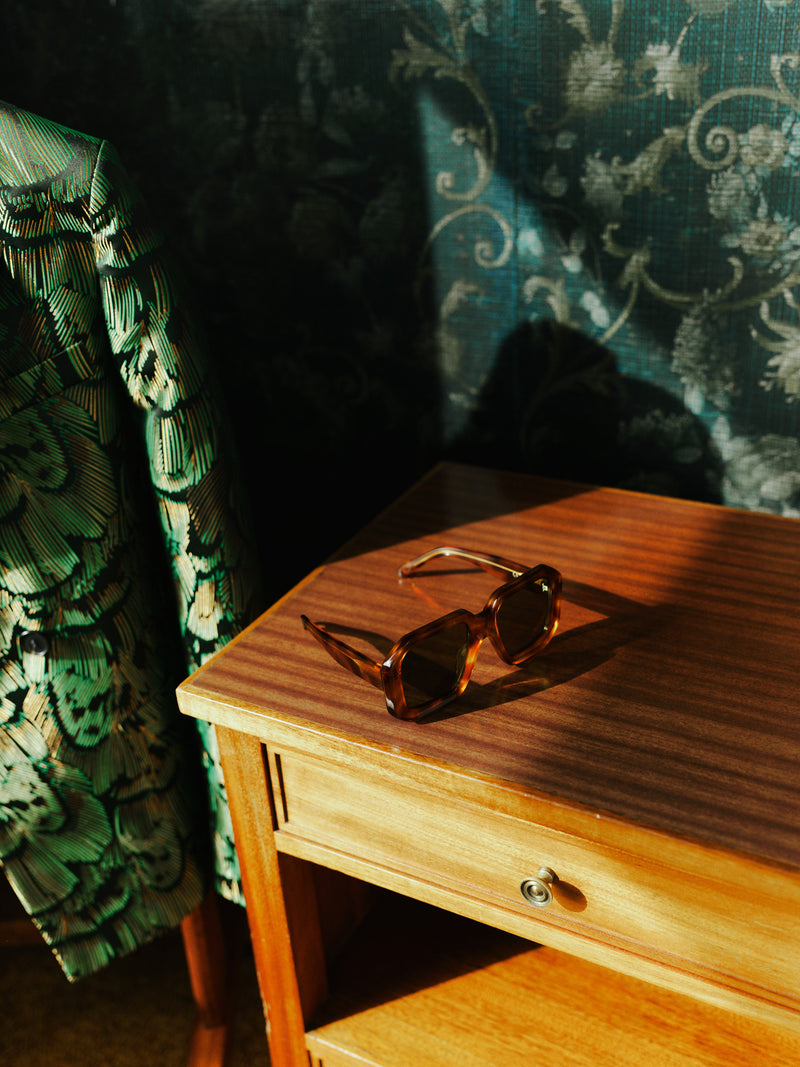 Jackie sunglasses in light tortoise /olive