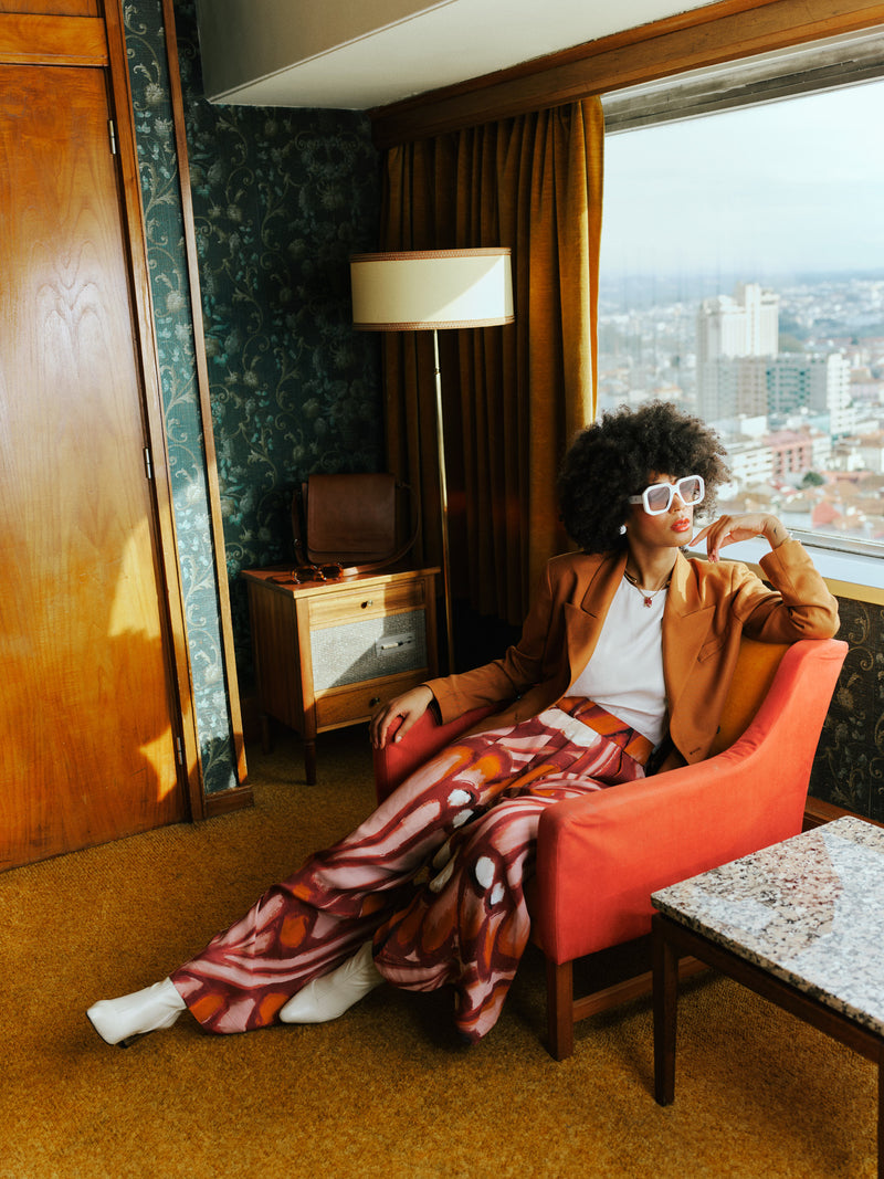 Clinton trousers in blood orange wings