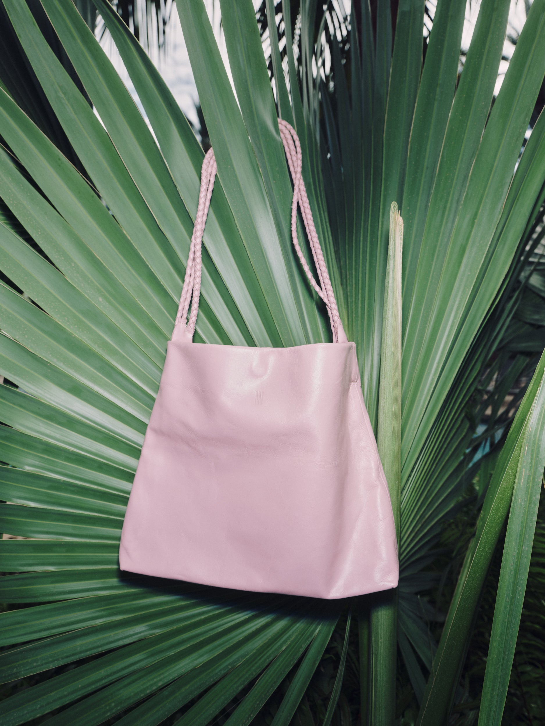 Clutch in misty rose