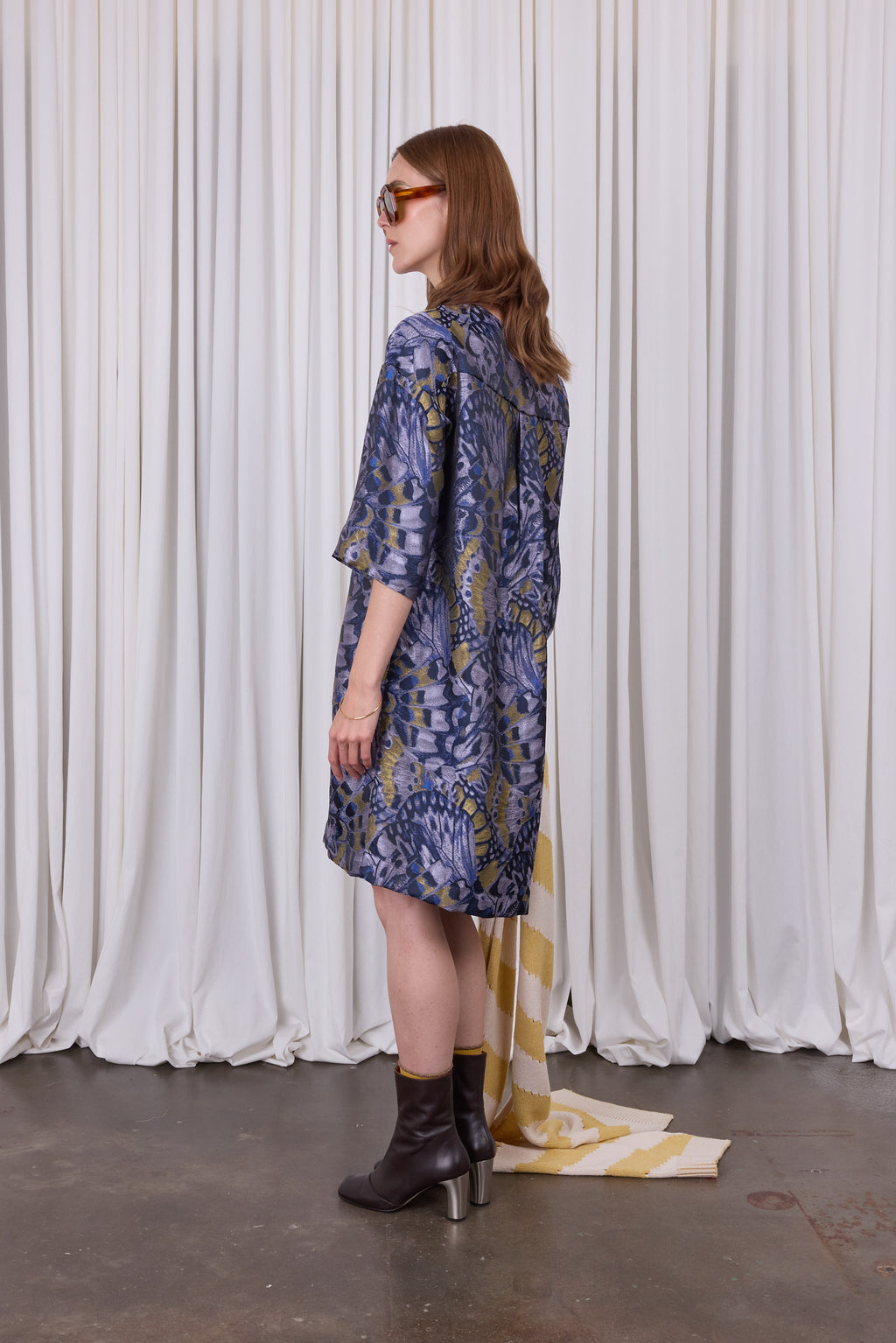 Eliana-Kleid aus fliederfarbenem Schmetterlings-Jacquard