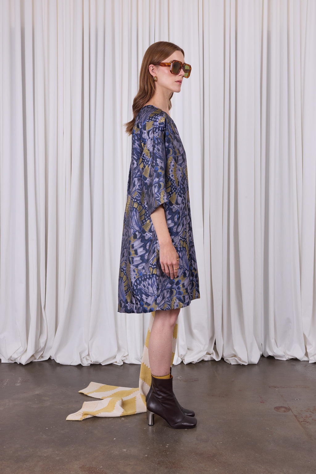 Eliana-Kleid aus fliederfarbenem Schmetterlings-Jacquard