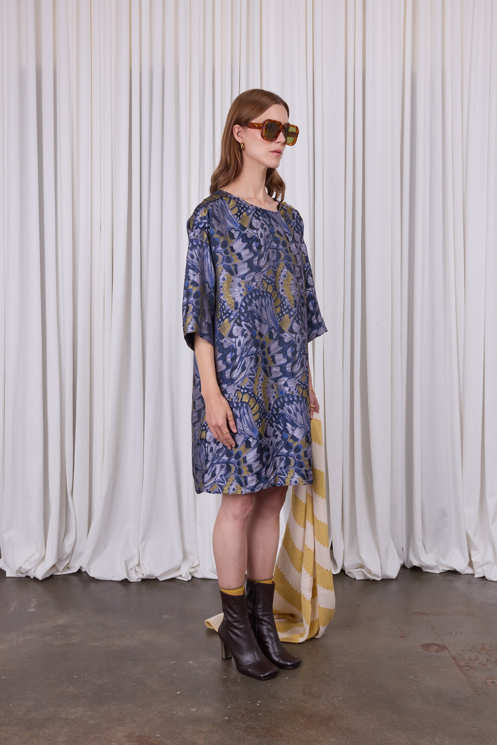 Eliana-Kleid aus fliederfarbenem Schmetterlings-Jacquard
