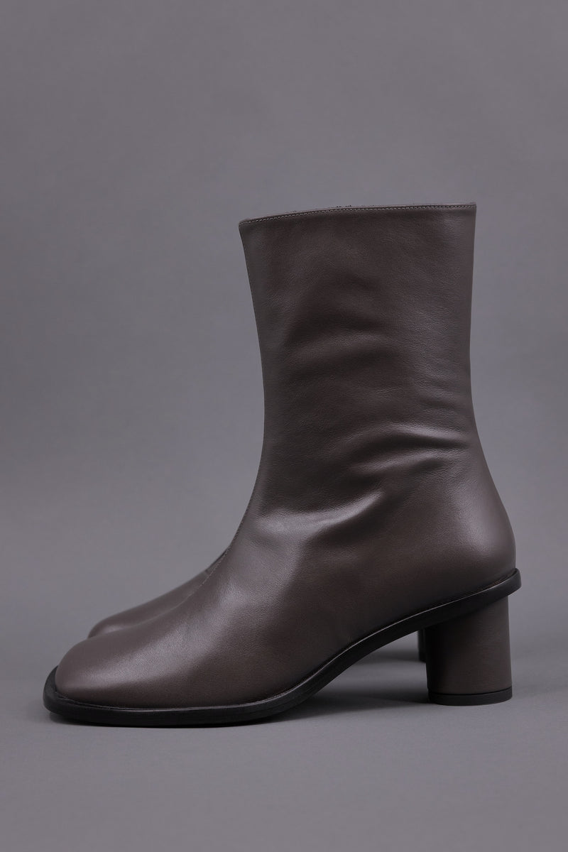 Grada laarsje in nappa charcoal