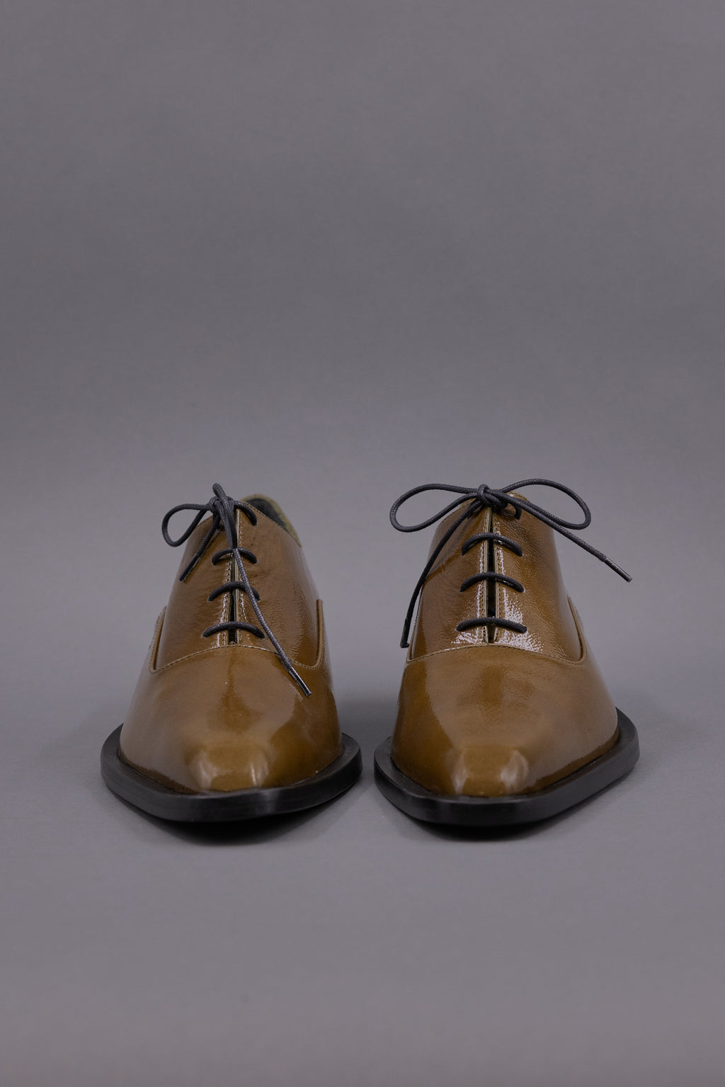 Goya veterschoen in patent olive