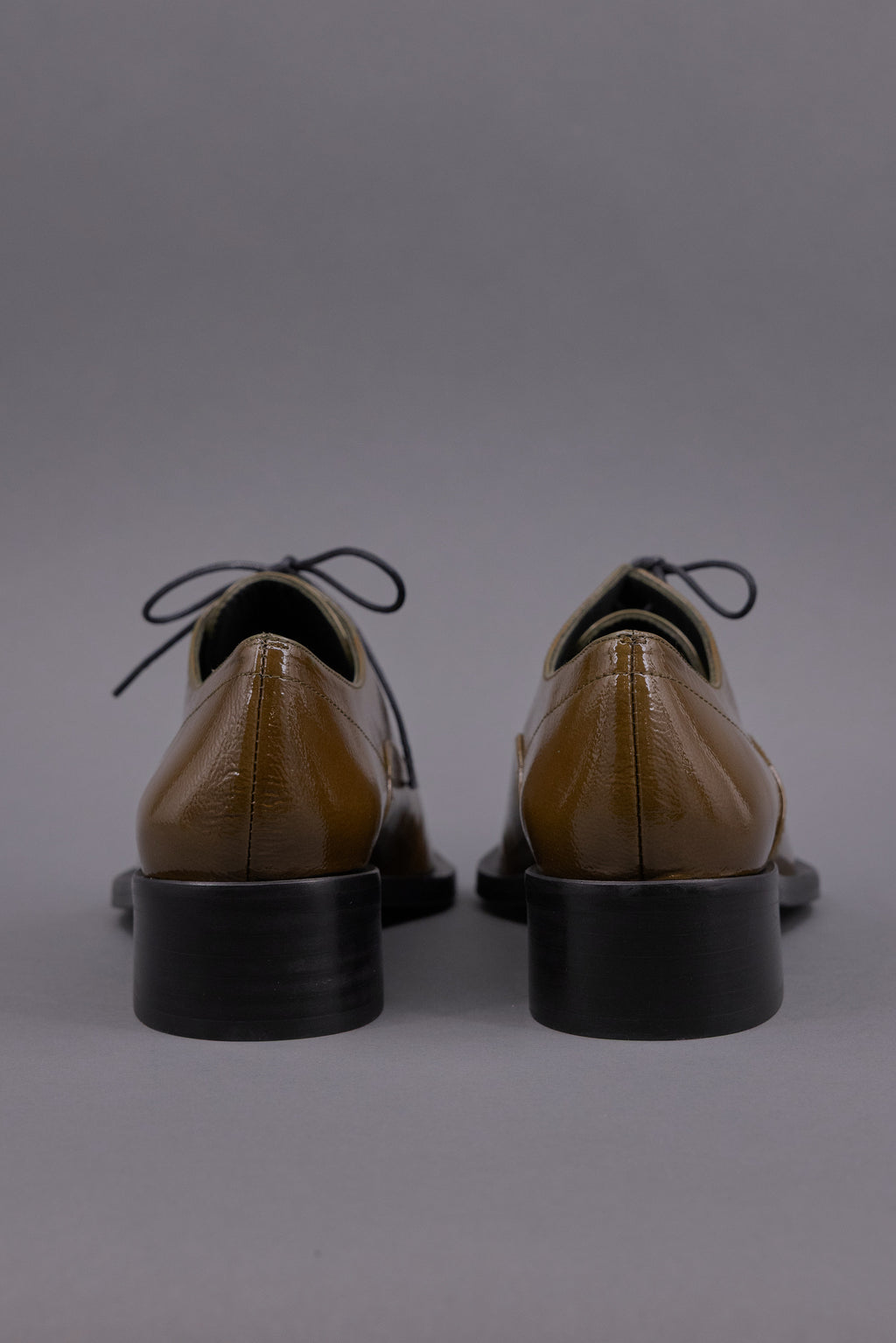 Goya veterschoen in patent olive