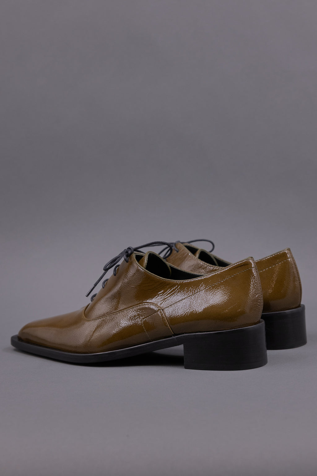 Goya veterschoen in patent olive