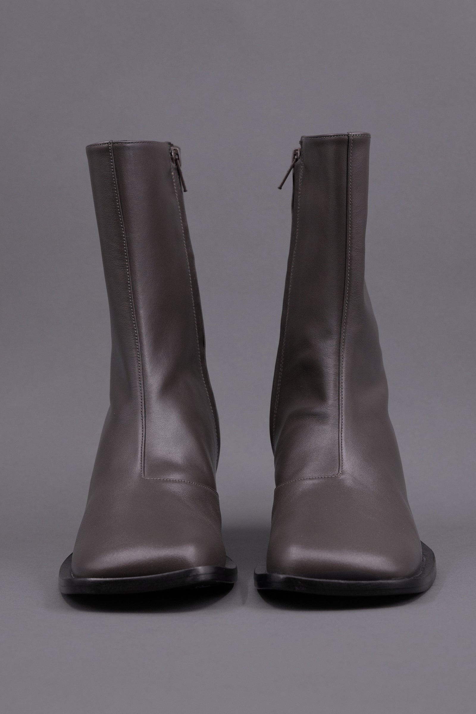 Grada laarsje in nappa charcoal