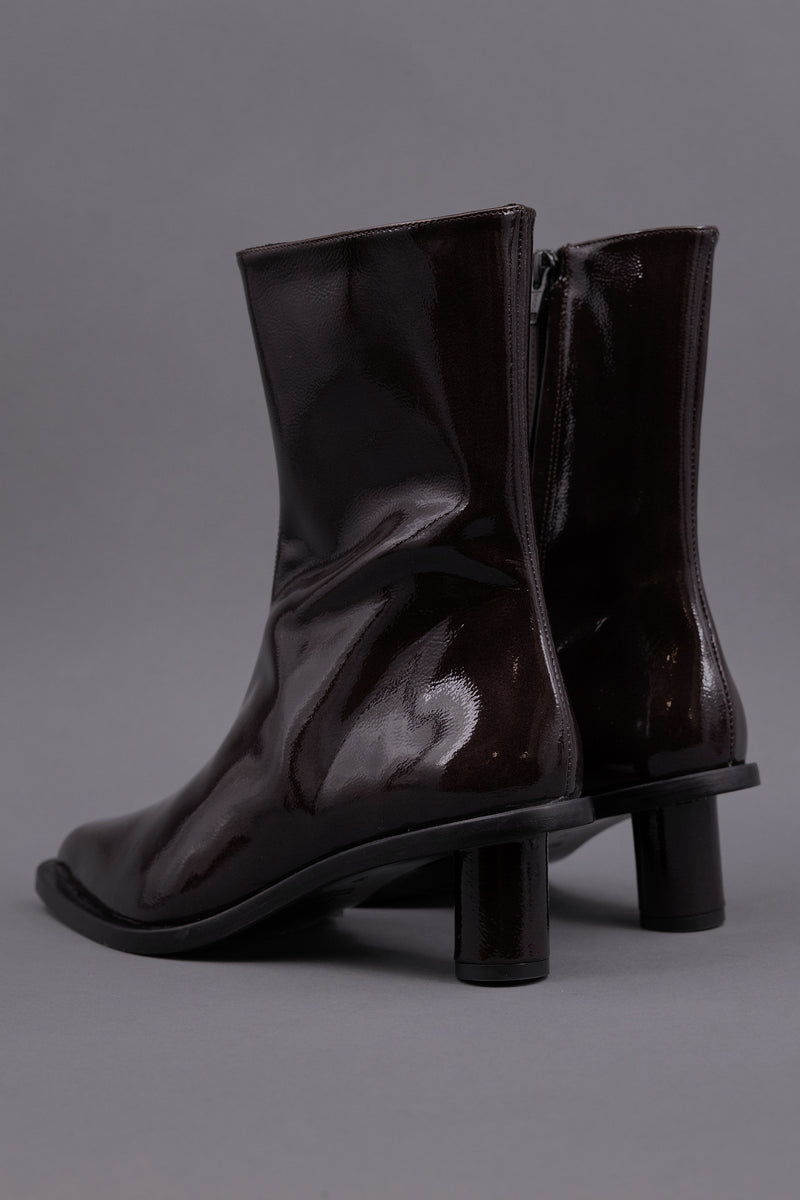Gilda laarsje in patent after dark