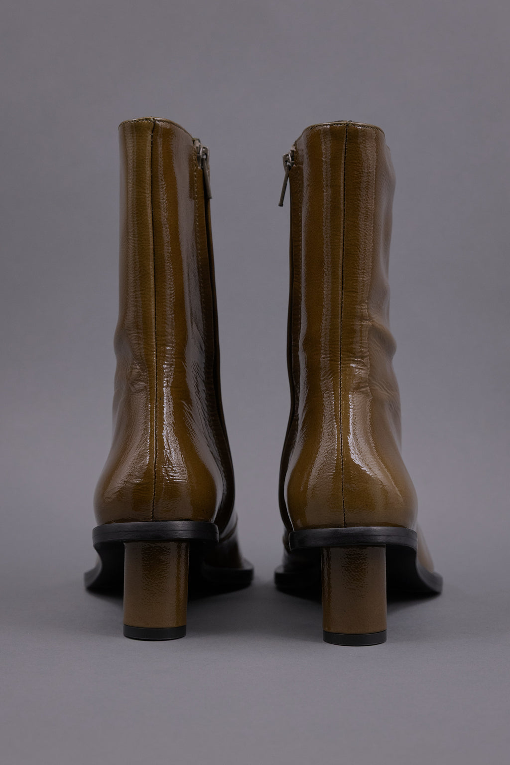 Gilda laarsje in patent olive