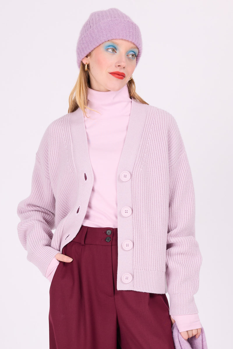 Lila Strickjacke Majuro