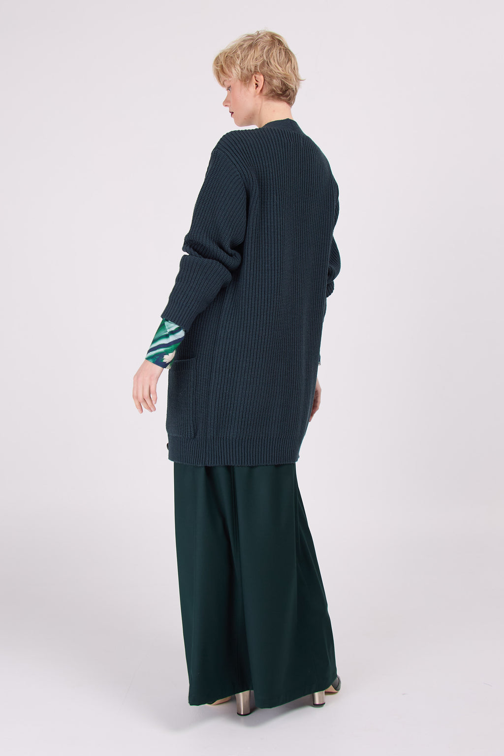 Willemstad – Lange Wollstrickjacke in Kieferngrün