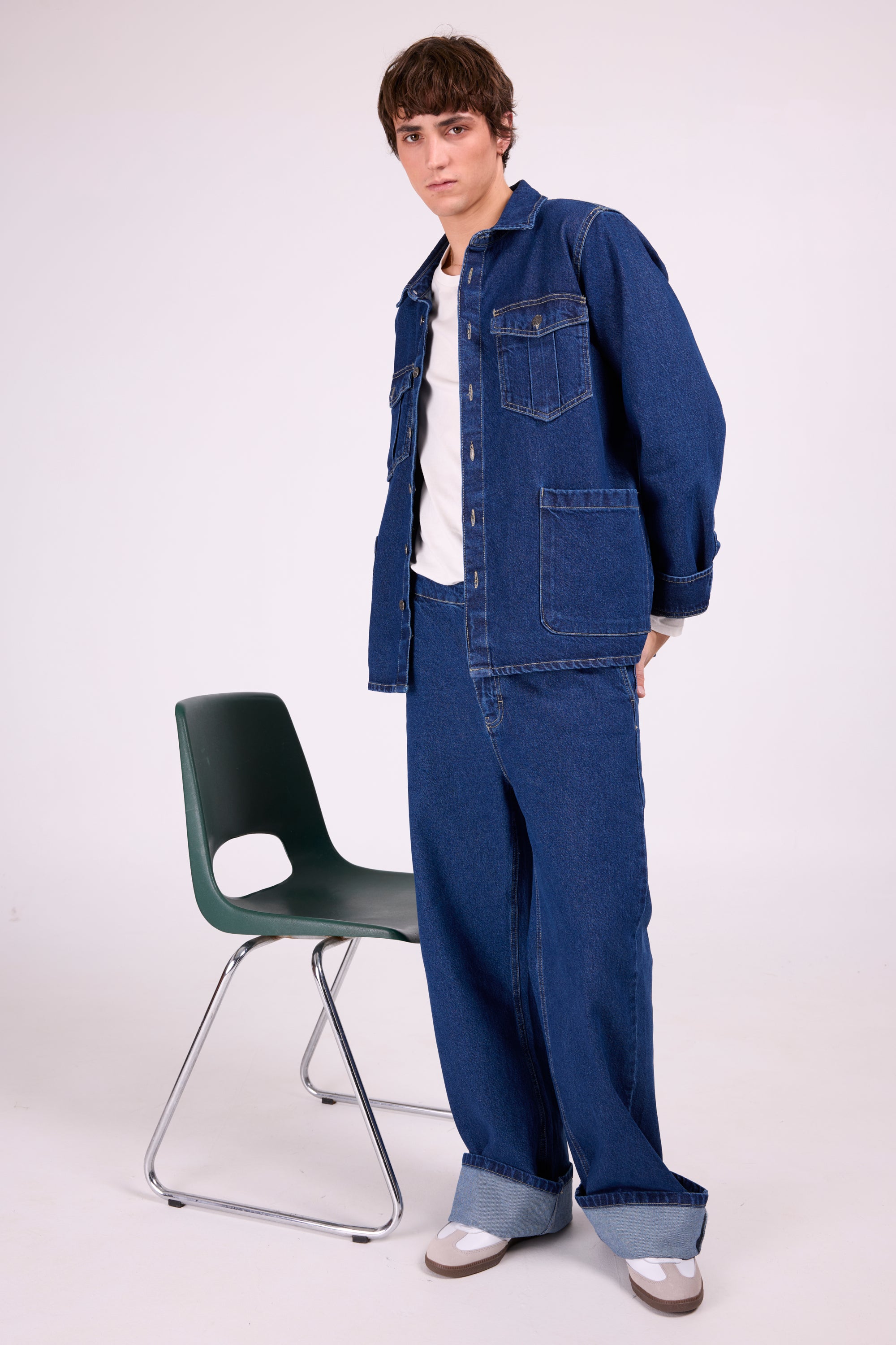 Davin dunkle Jeansweste