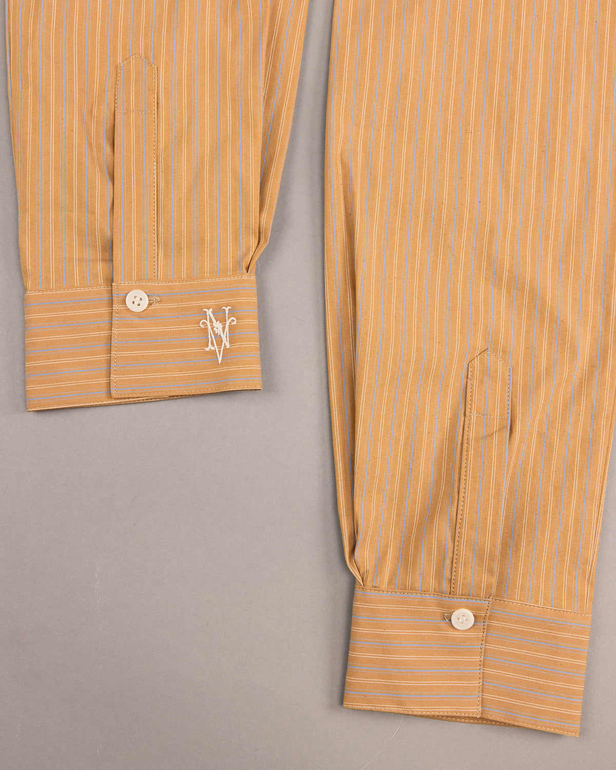 Ganna sjaaltje in mustard gold / blue stripes