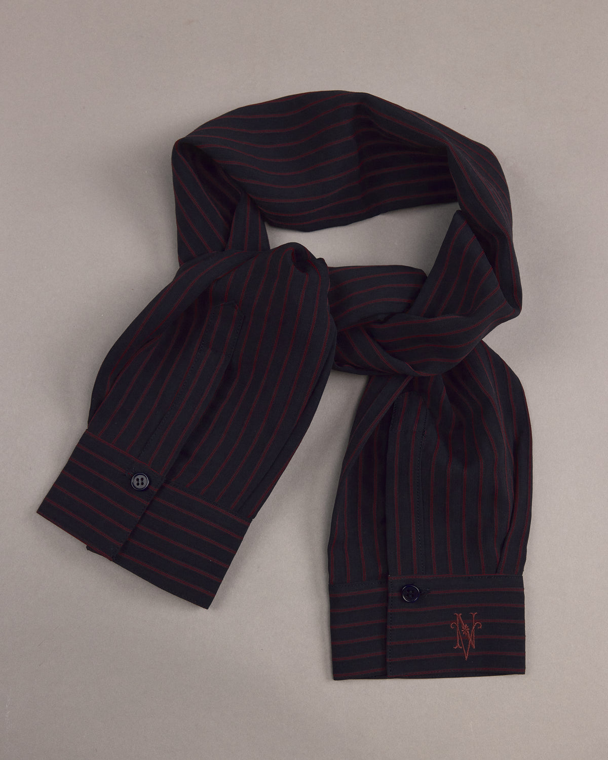 Ganna scarf in dark blue / burgundy stripes