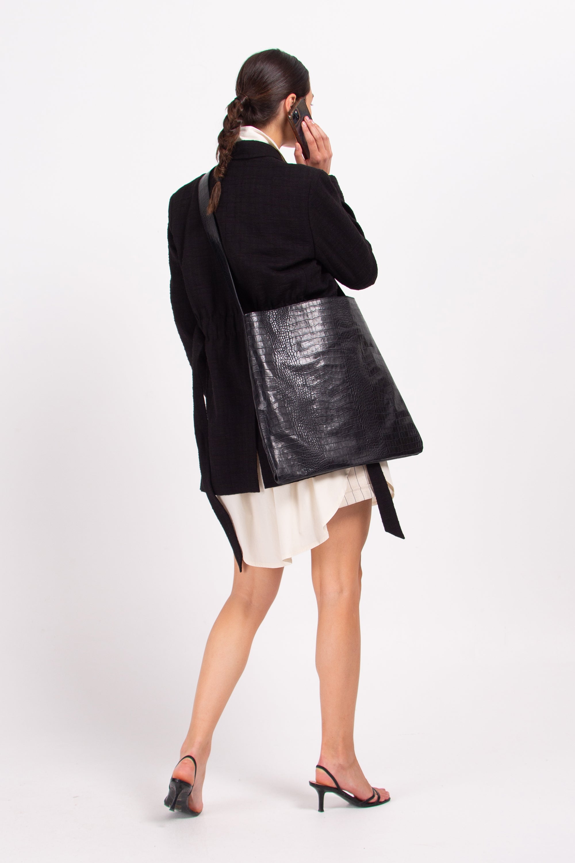 Große Crossbody anthrazit