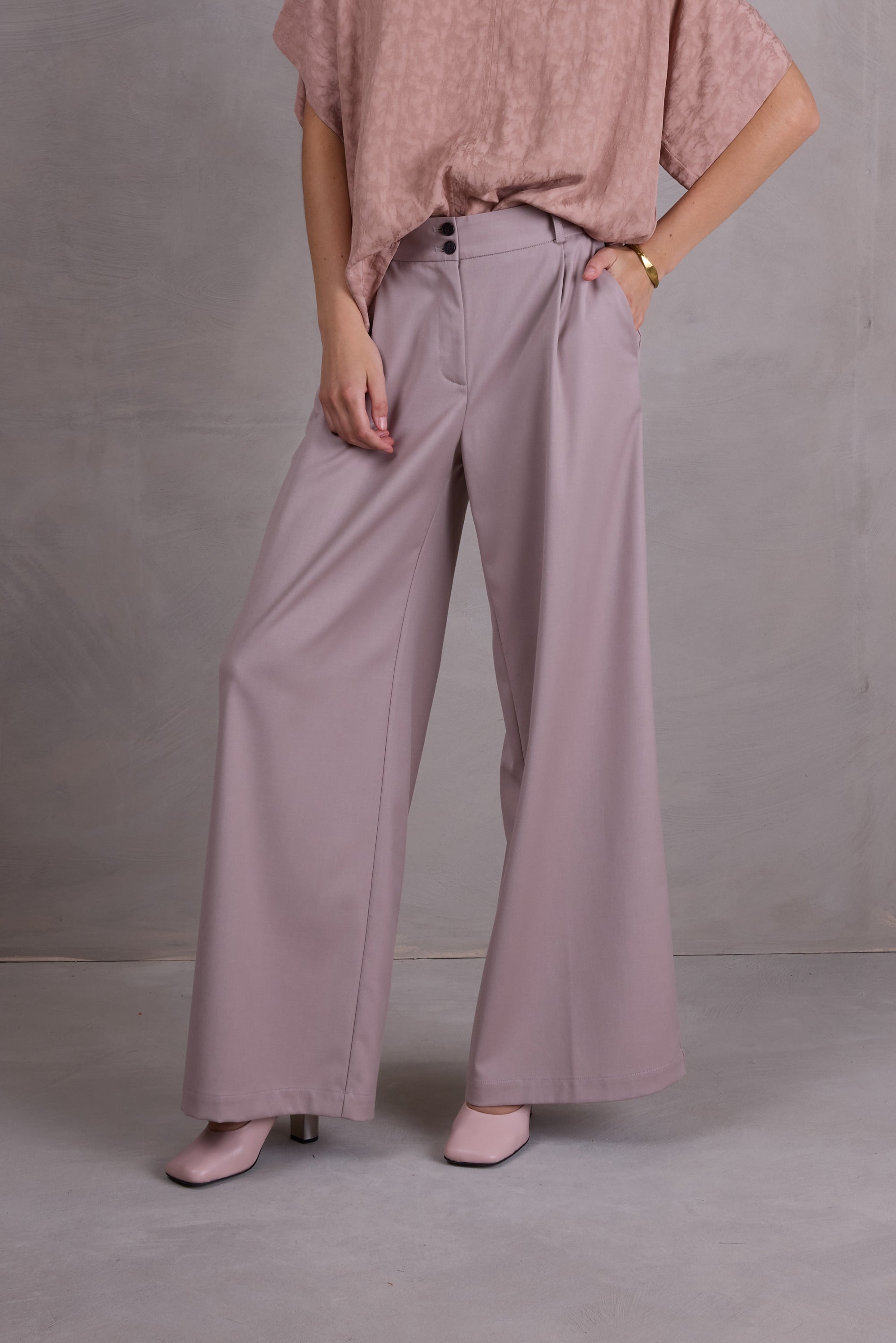 Edward trousers in taupe