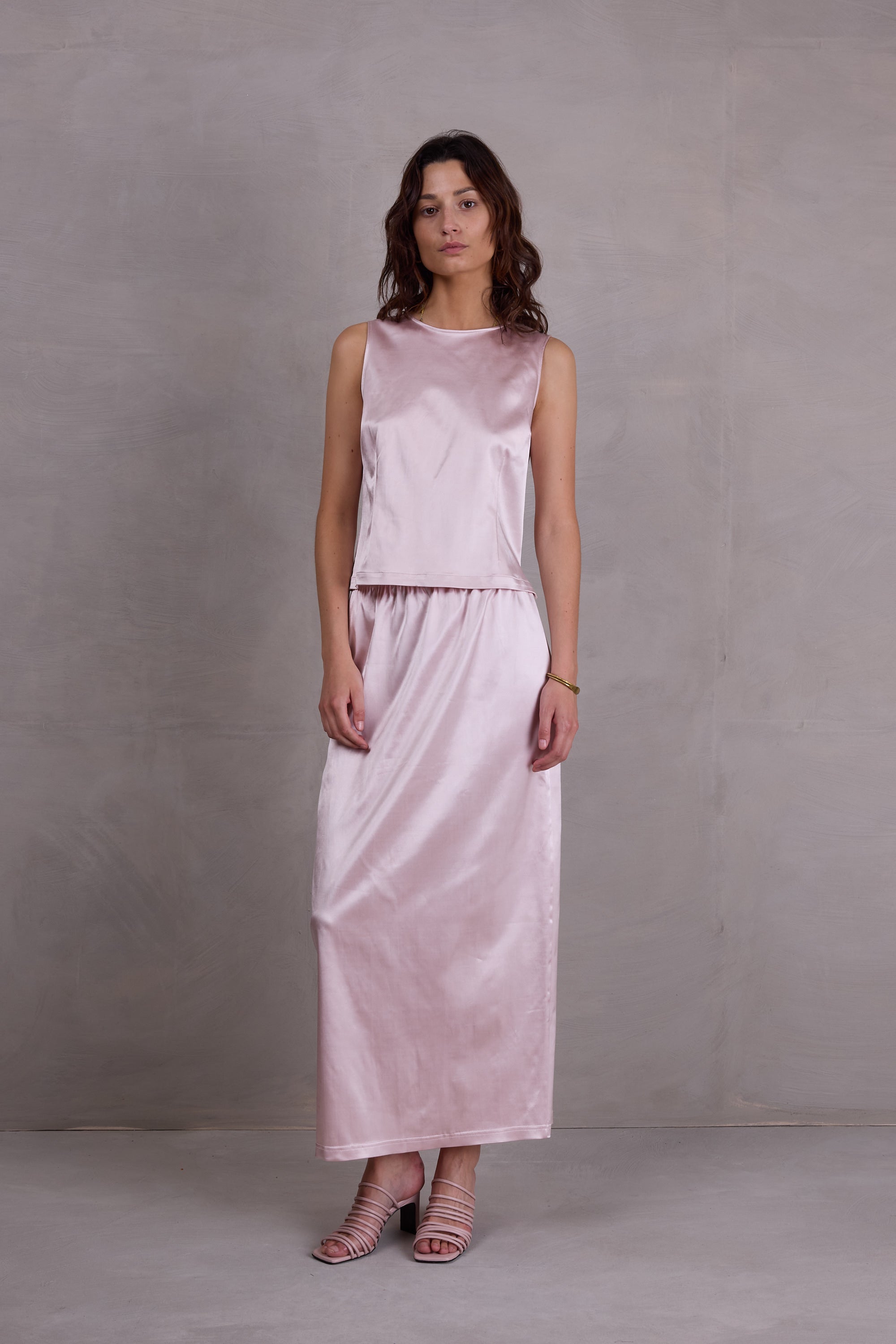 Fazil Rock aus blush Satin