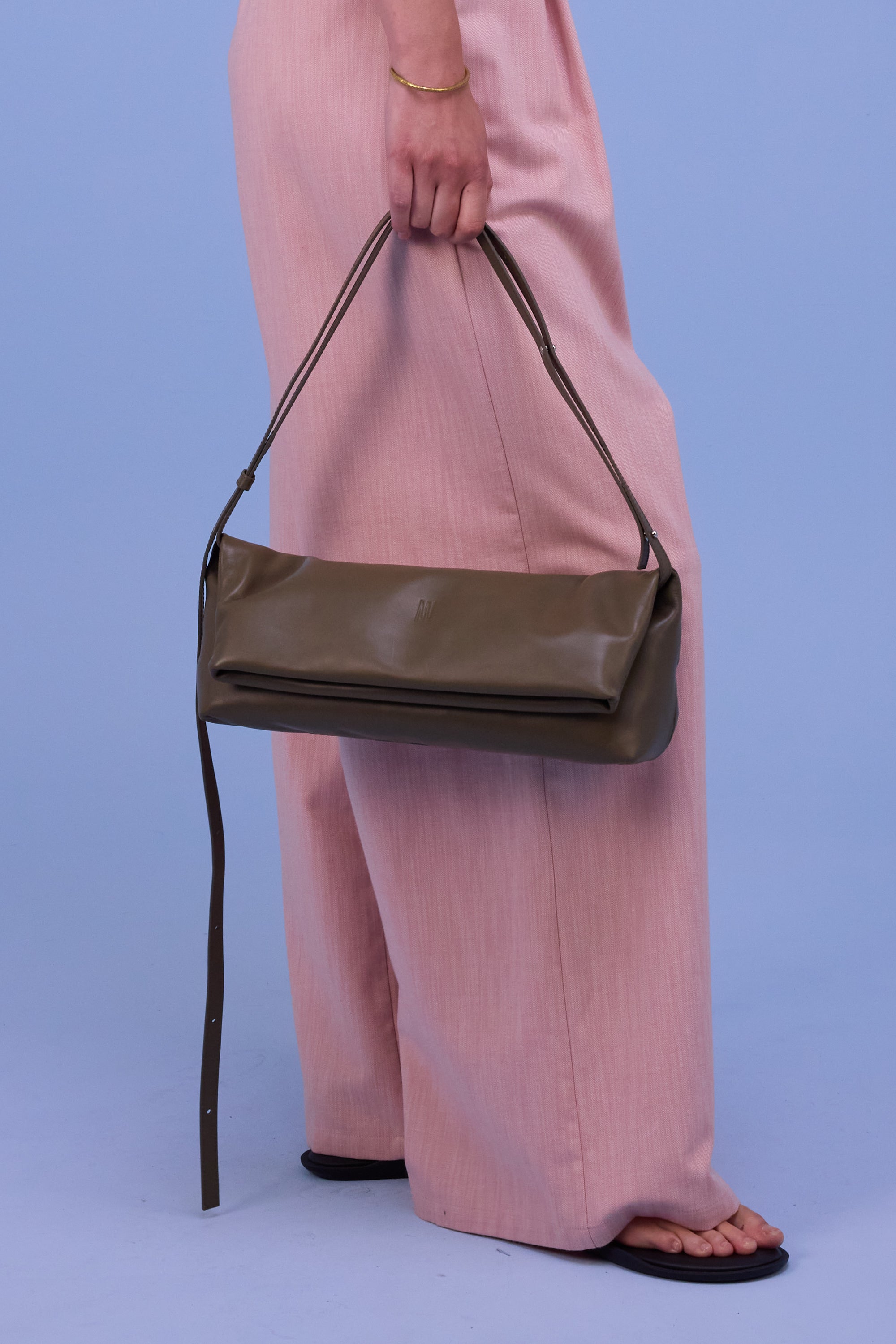 Feline top in dark khaki