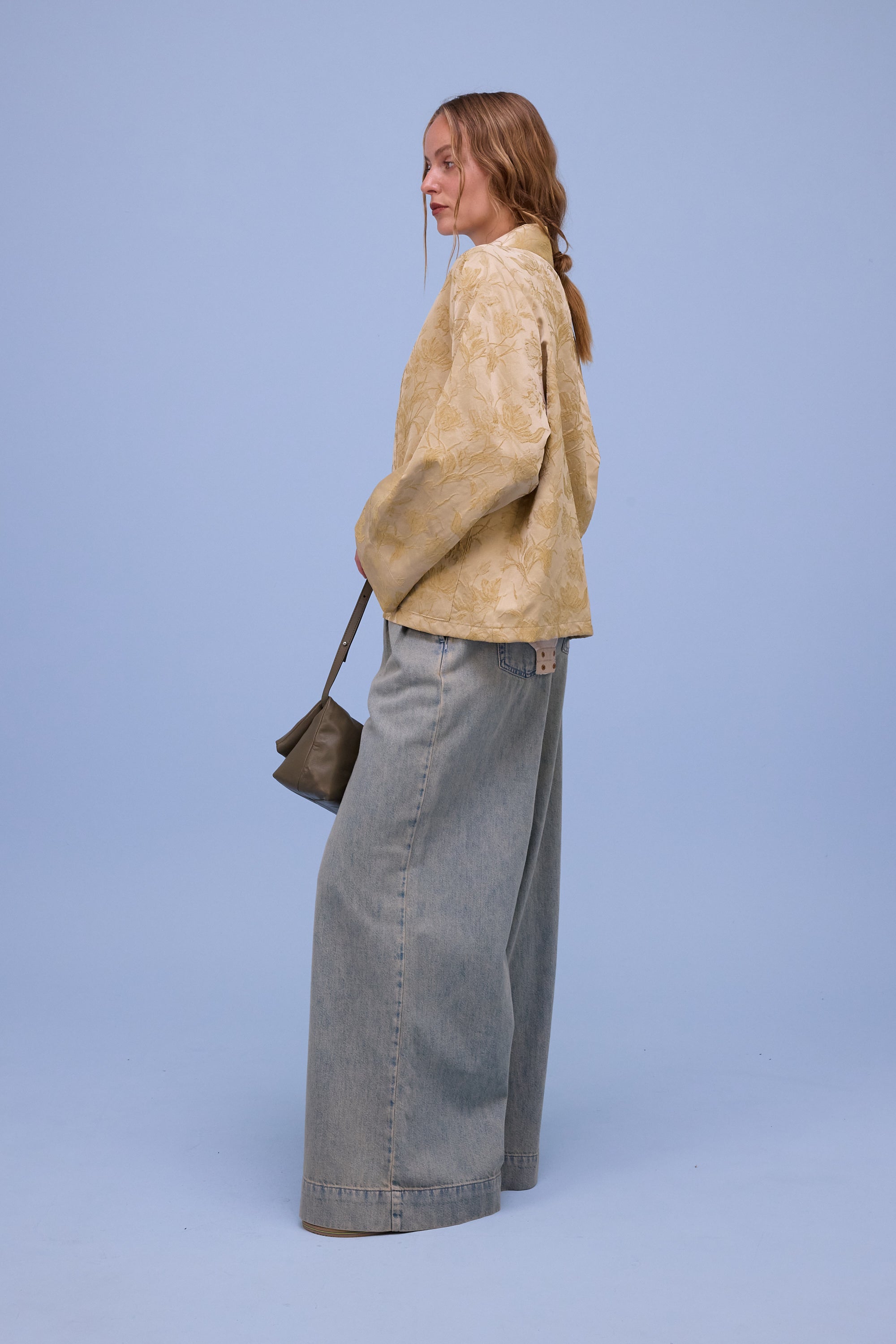Flenn kimono in golden glow jacquard