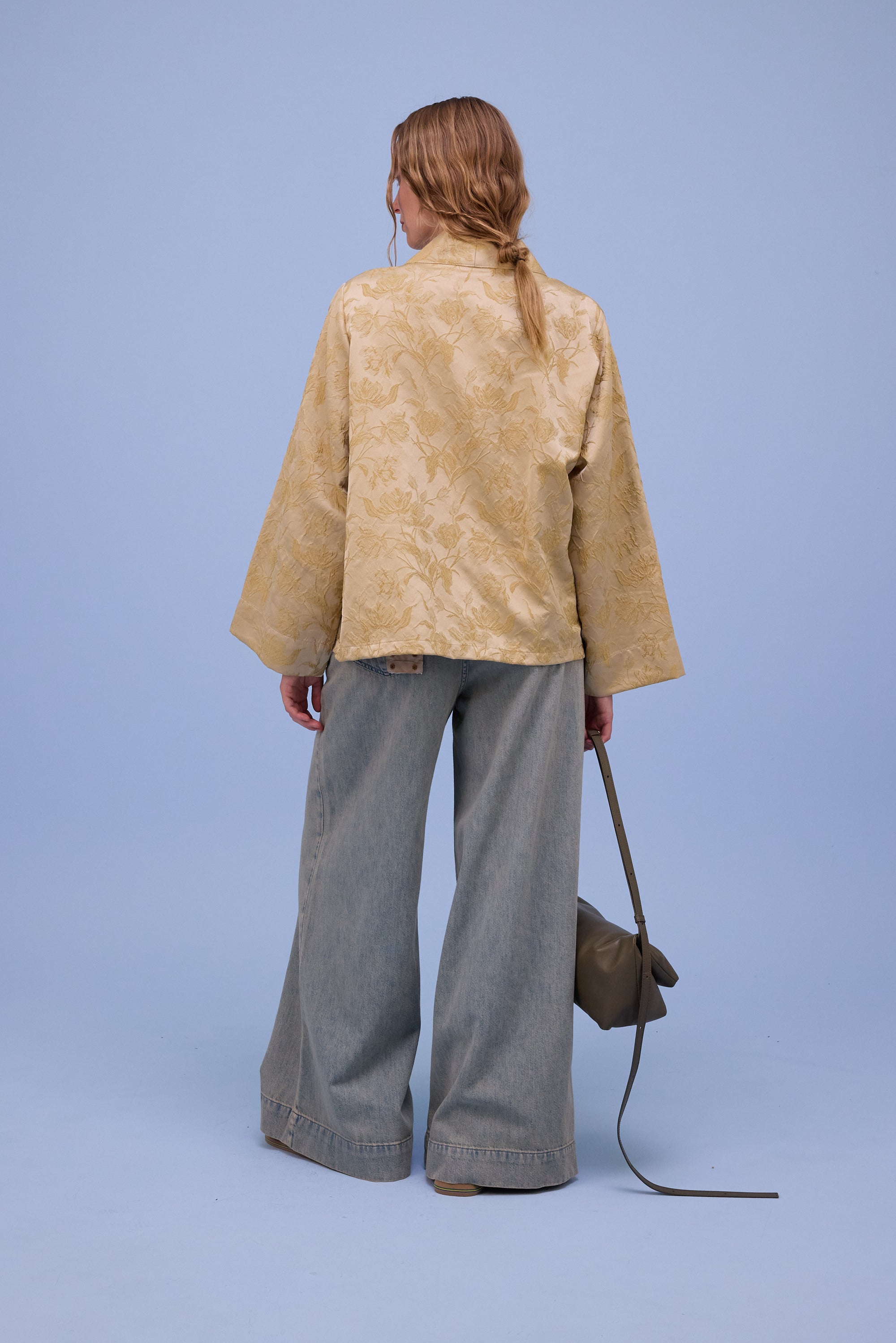 Flenn kimono in golden glow jacquard