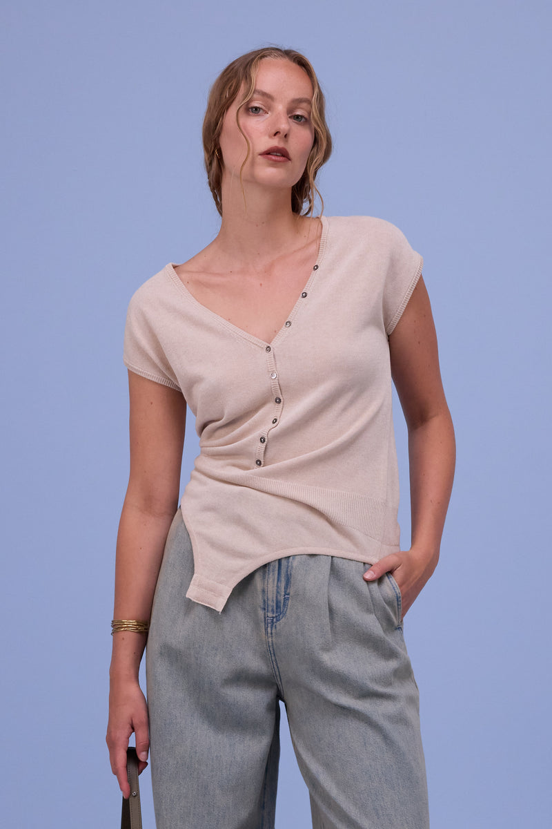 Hommage body in sand