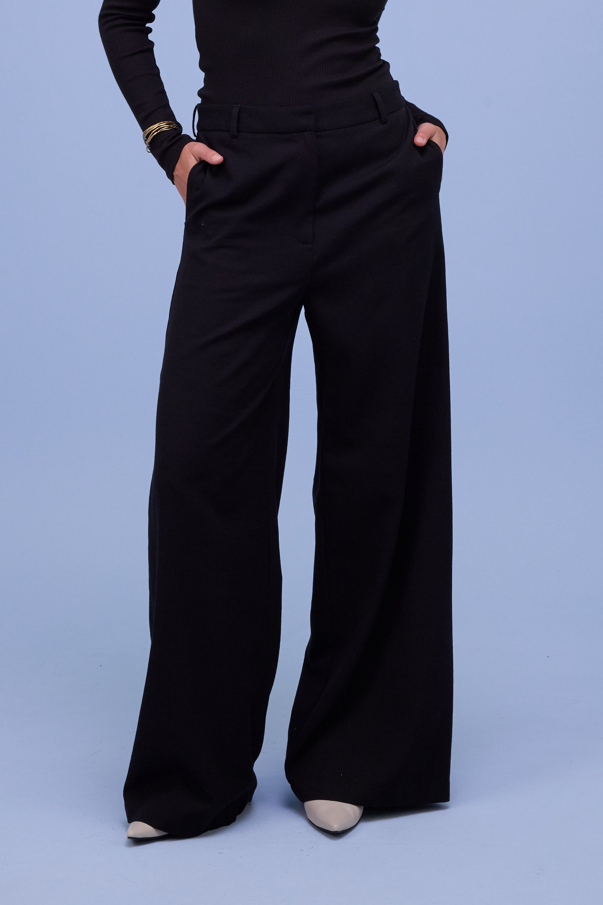 Hector trousers in black