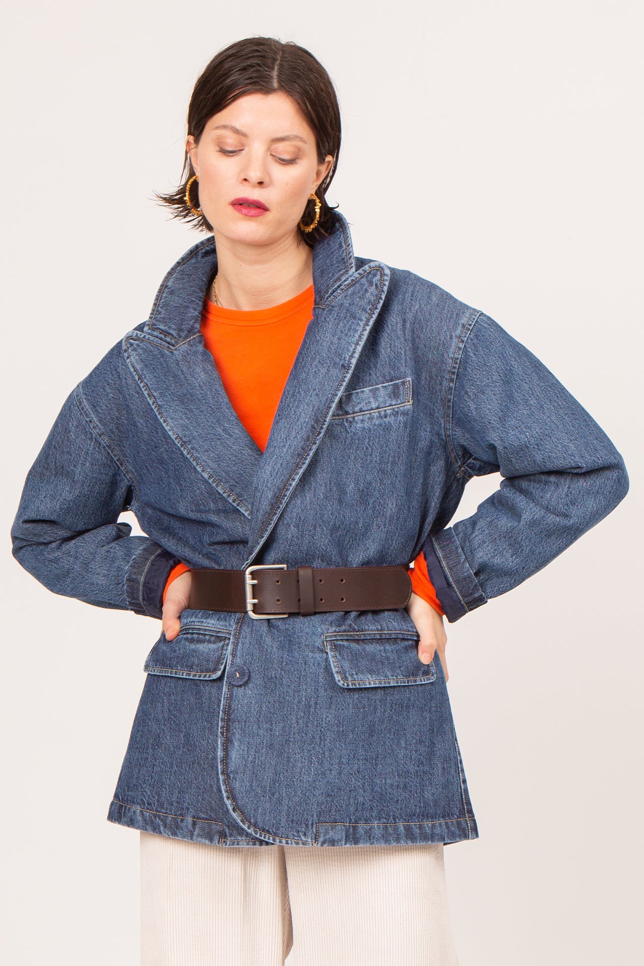 Dark brown belt with double closure