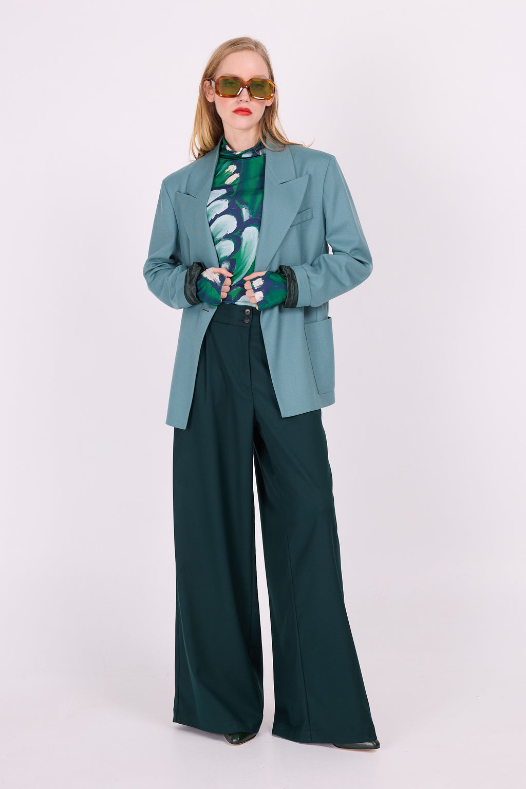 Edson turtleneck T-shirt in beetle green wings