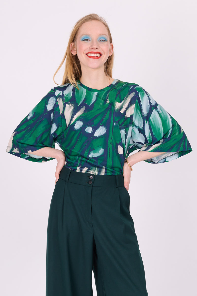 Esila T-Shirt mit käfergrünen Flügeln
